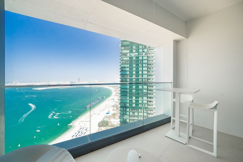Jumeirah Gate Tower - Luton Vacation Homes Signature Apartment 9