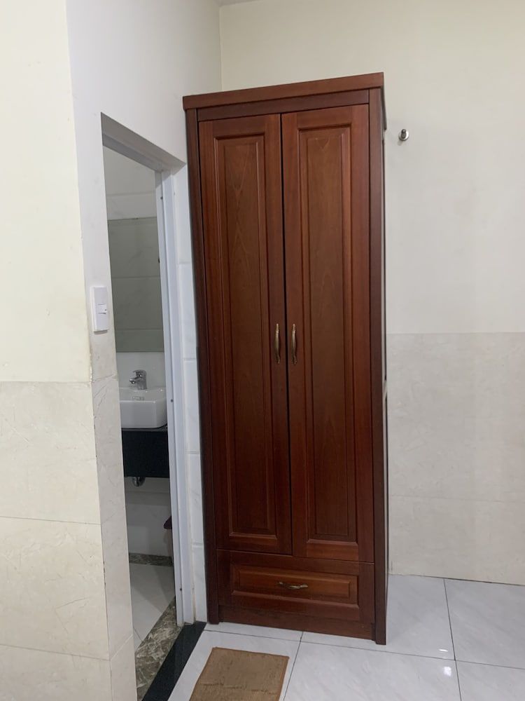 Ngoc Quy Hotel Standard Room 10