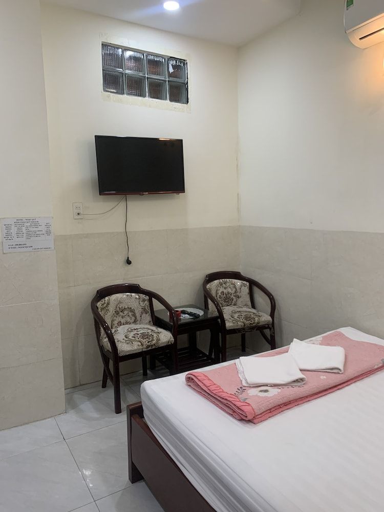 Ngoc Quy Hotel Standard Room 11