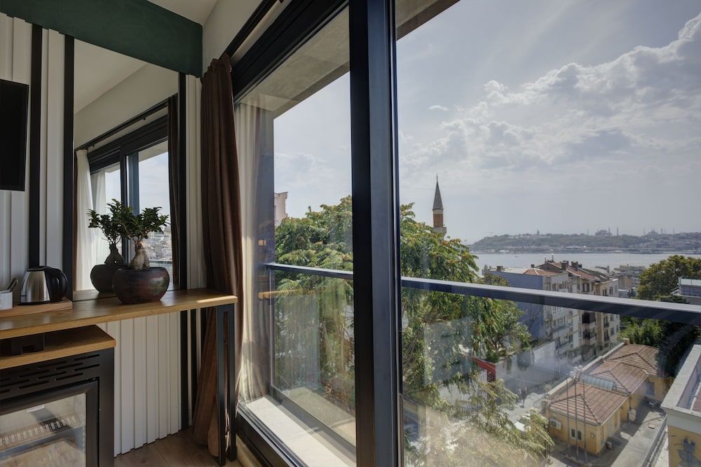 undefined Fragments Hotel 9