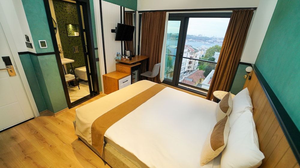 undefined Fragments Hotel 7