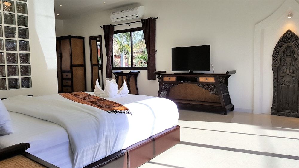 undefined WOWLAND Luxury Pool Villa Pattaya Walking Street - 6 Bedrooms