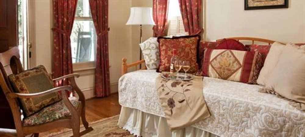 Brickhouse Inn North Carolina suite