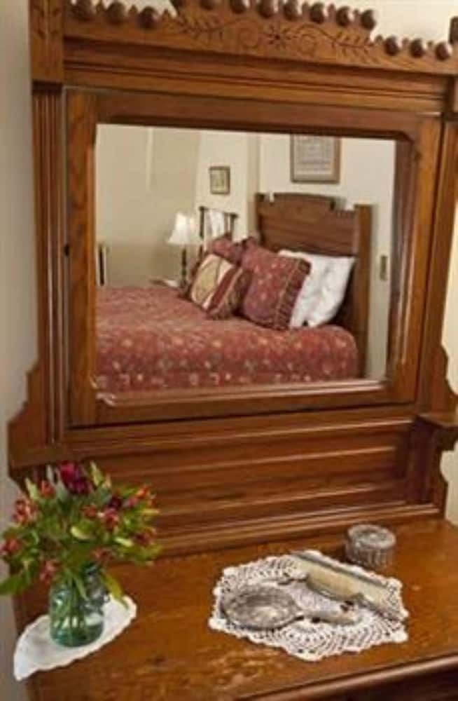 Brickhouse Inn North Carolina suite 3