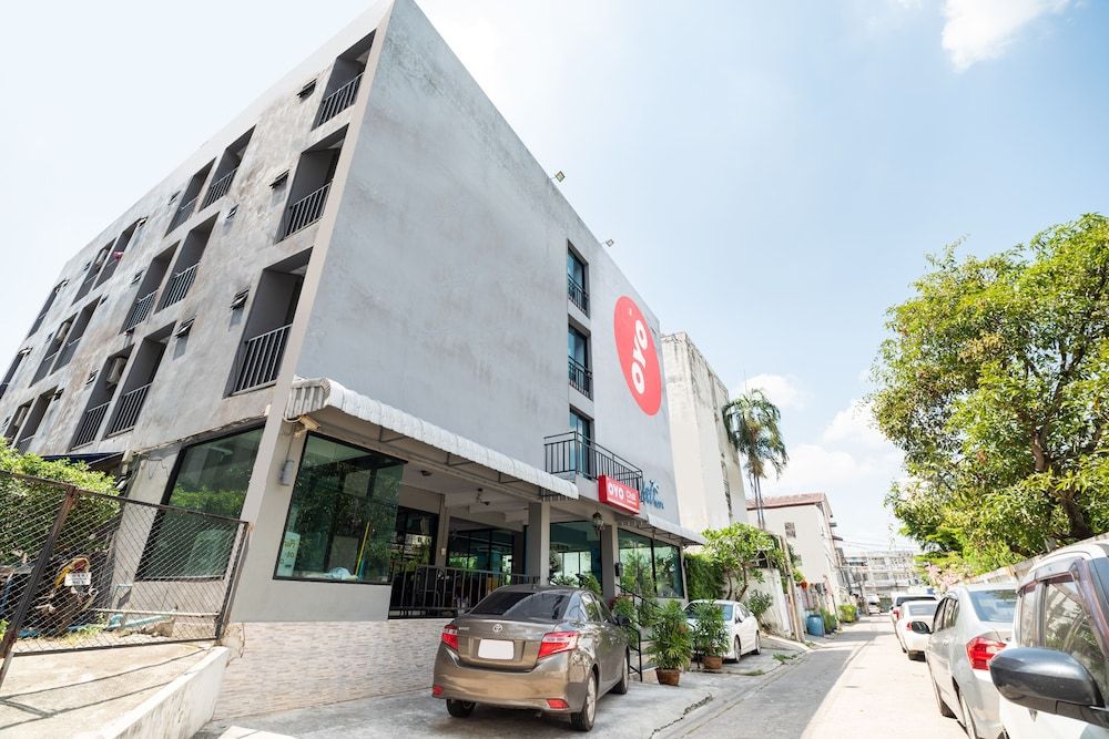 undefined Super OYO 427 Chill Apartment 6