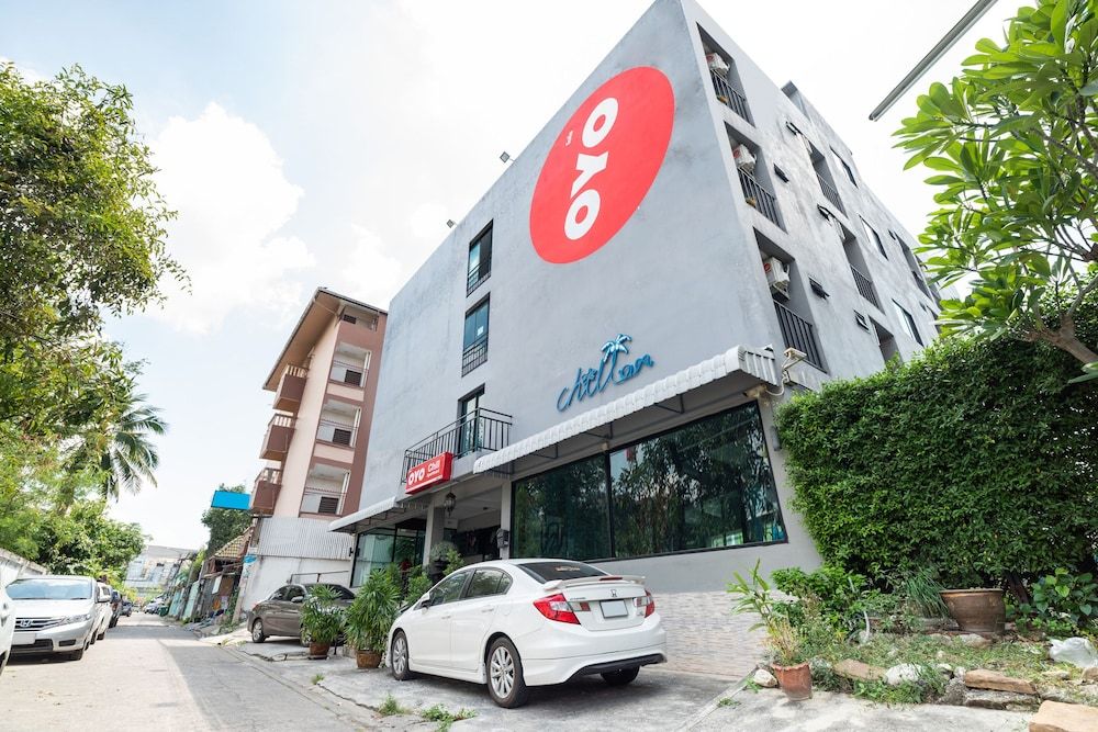 undefined Super OYO 427 Chill Apartment 3