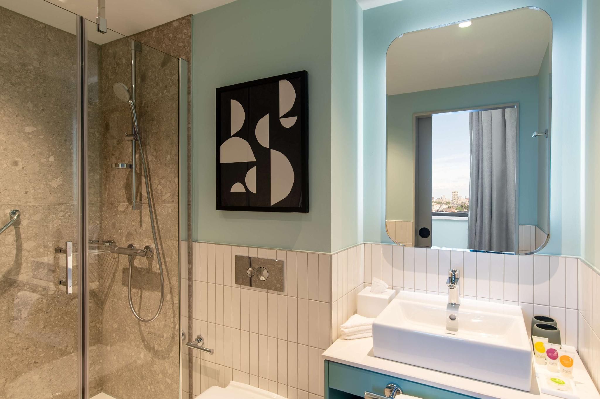 undefined Hyatt Place London City East 5