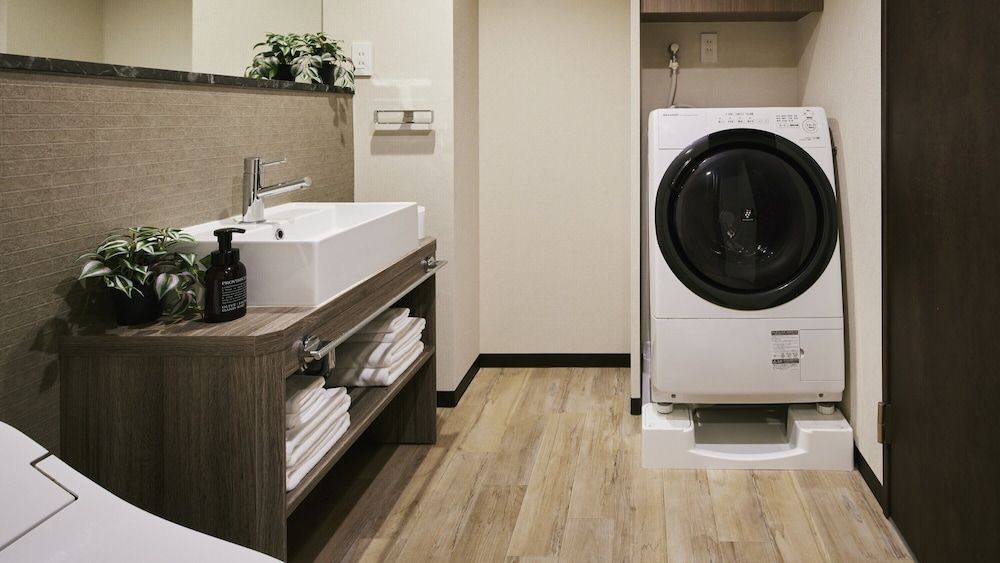 undefined Minn Ueno Iriya 10