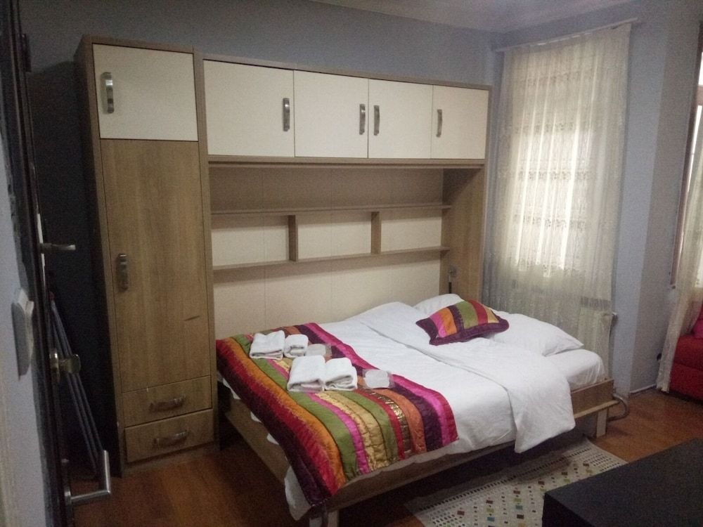 undefined Ezra  Suites 3