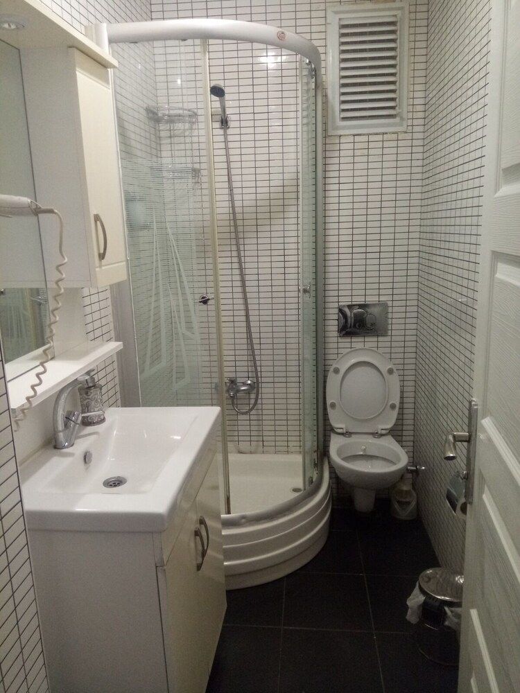 Ezra  Suites Comfort Studio Suite 5