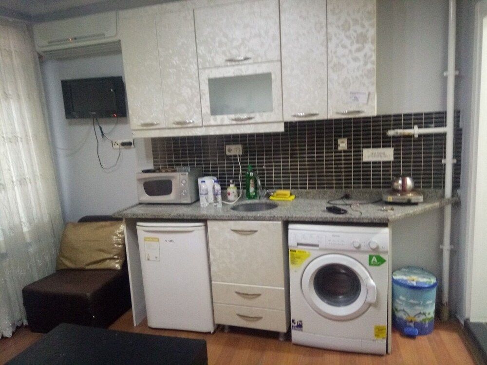 Ezra  Suites Comfort Studio Suite 3