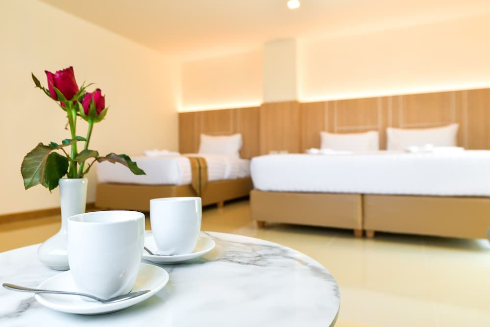 undefined Iris palace 6