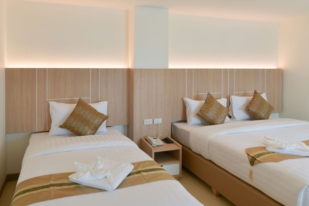 undefined Iris palace 8