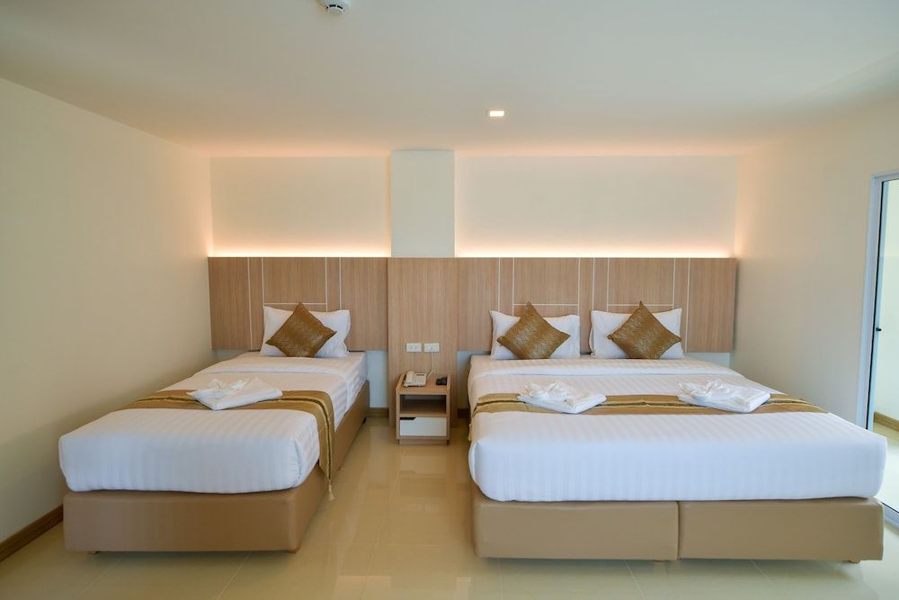 undefined Iris palace 7