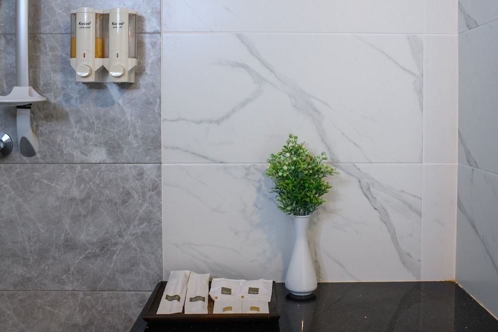 undefined Iris palace 10