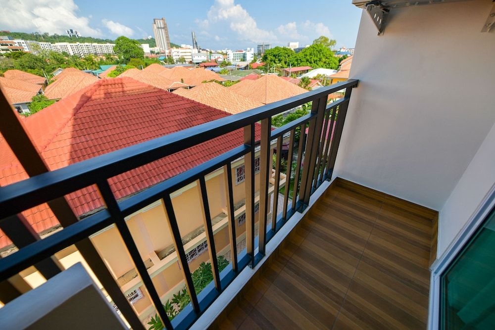 undefined Iris palace 9