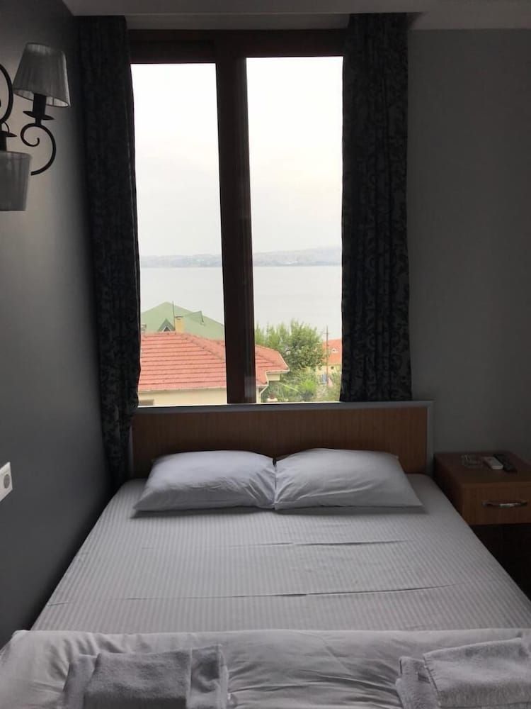 undefined Zema Hotel 6