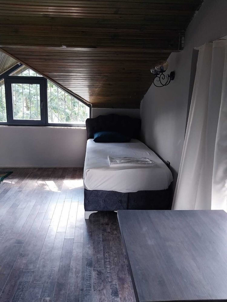 undefined Zema Hotel 9