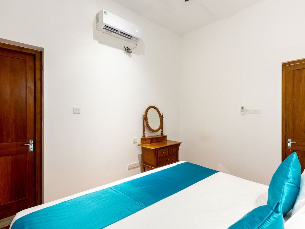 Yoho Serendipity Colombo Superior Double Room 8