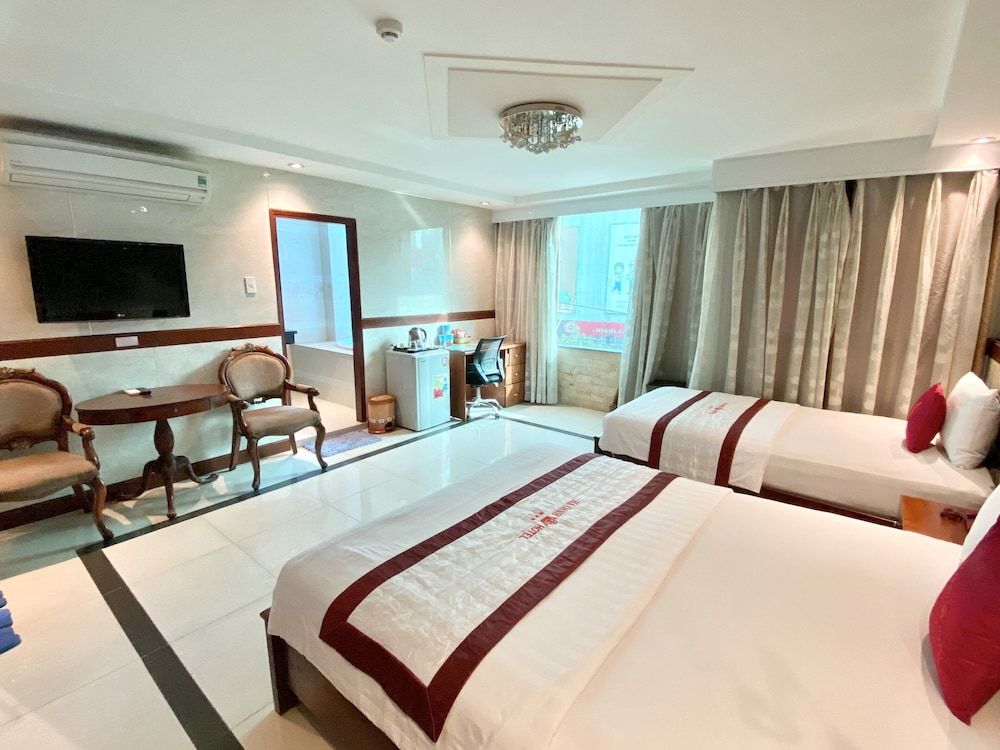 Ha Oanh 2 Hotel Executive Triple Room 10