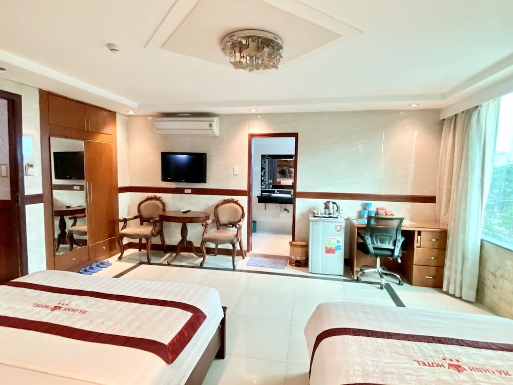 Ha Oanh 2 Hotel Executive Triple Room