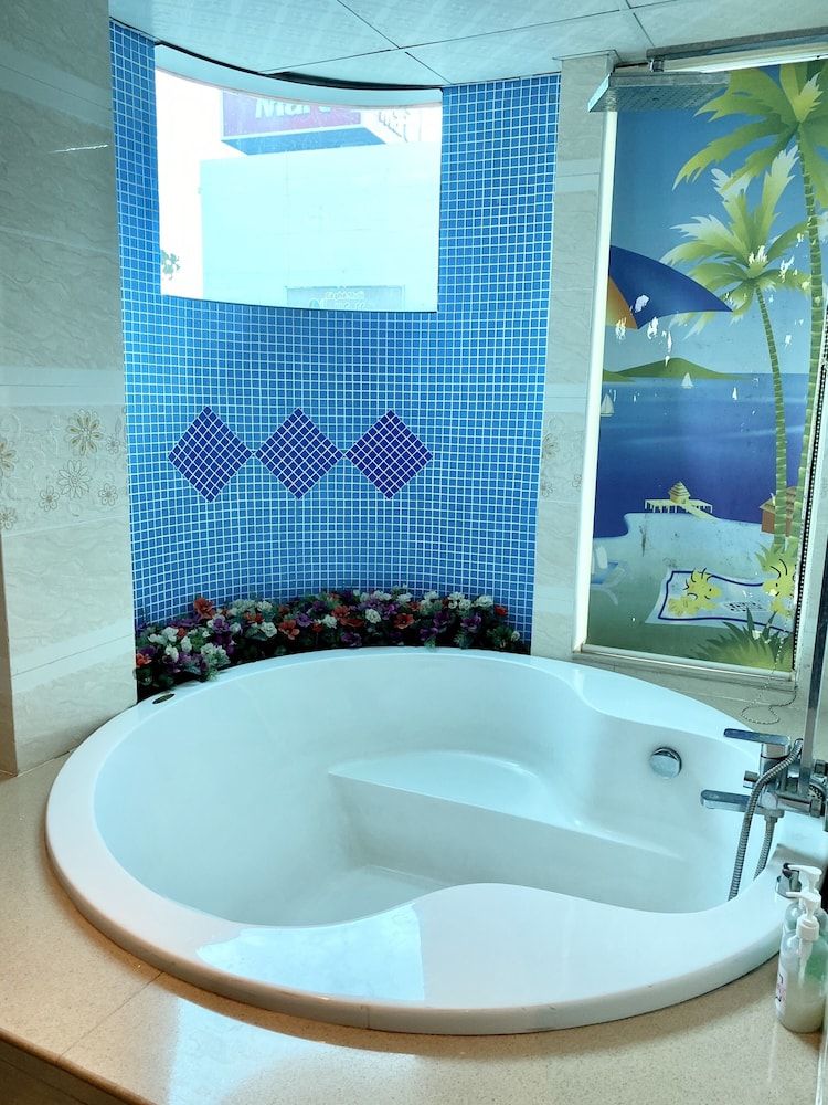 Ha Oanh 2 Hotel Executive Triple Room 8