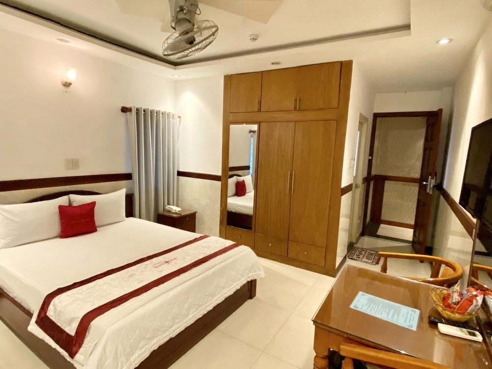 Ha Oanh 2 Hotel Double Room 6