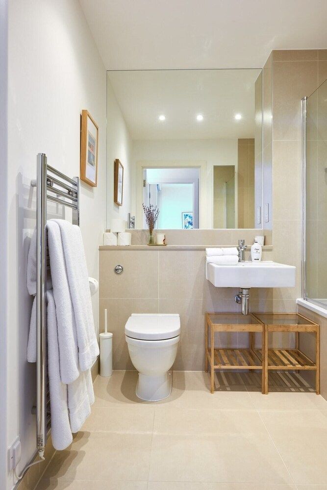 Beautiful 1 Bedroom With Balcony Near Mile End Apartment (1 Bedroom) 15