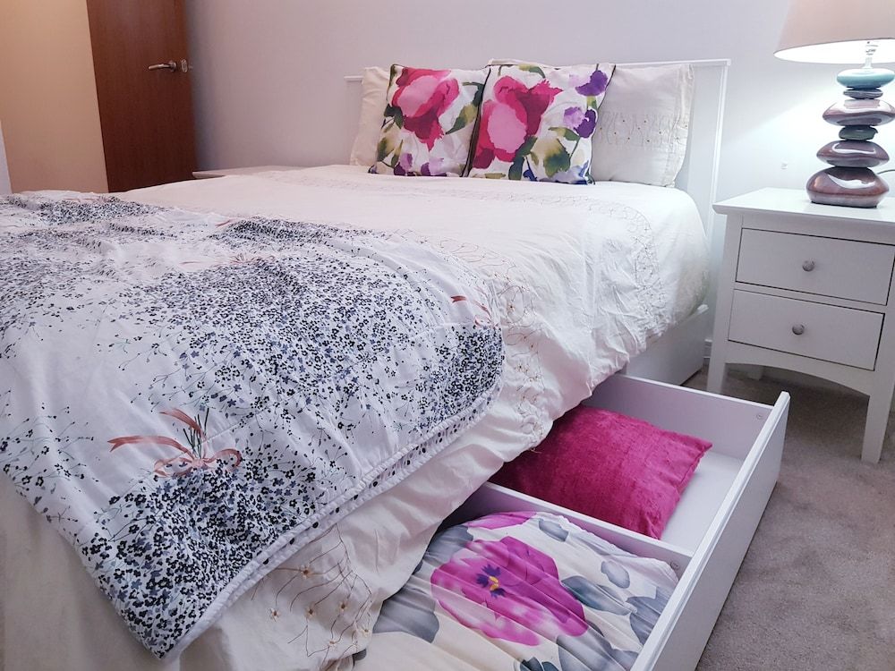 undefined Awesome 1-bed Apartment in London Near o2 6