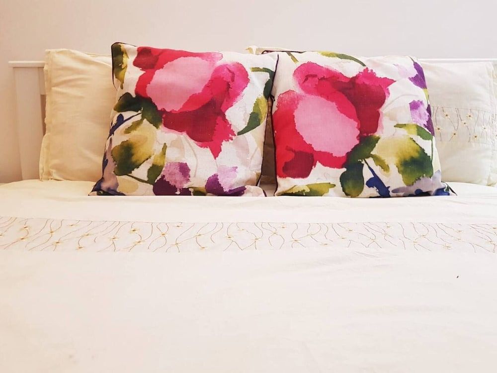 undefined Awesome 1-bed Apartment in London Near o2 8