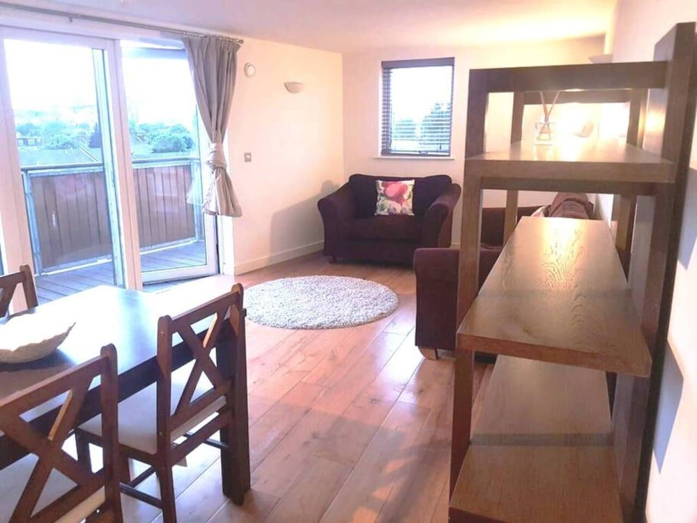 undefined Awesome 1-bed Apartment in London Near o2 9