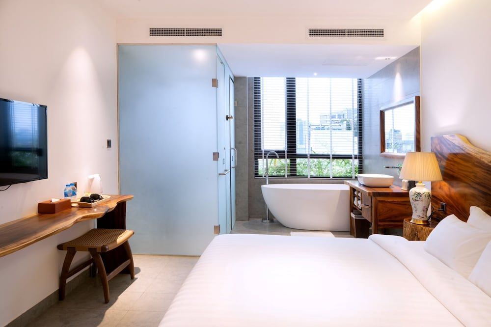 undefined Sky Gem Central Hotel 3