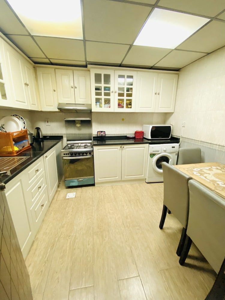 undefined Heartland Hostel 6