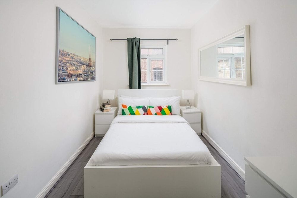 undefined Contemporary 2 Bedroom Apartment in Angel 7