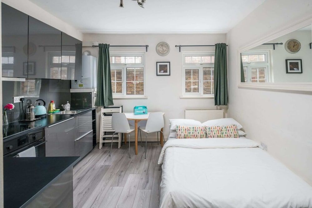 undefined Contemporary 2 Bedroom Apartment in Angel 2