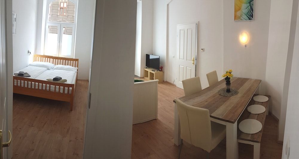 Sobieski Town Apartments Family Apartment 8