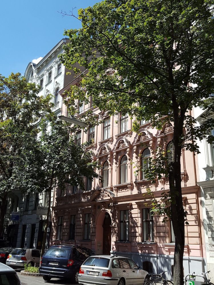 undefined Sobieski Town Apartments 9