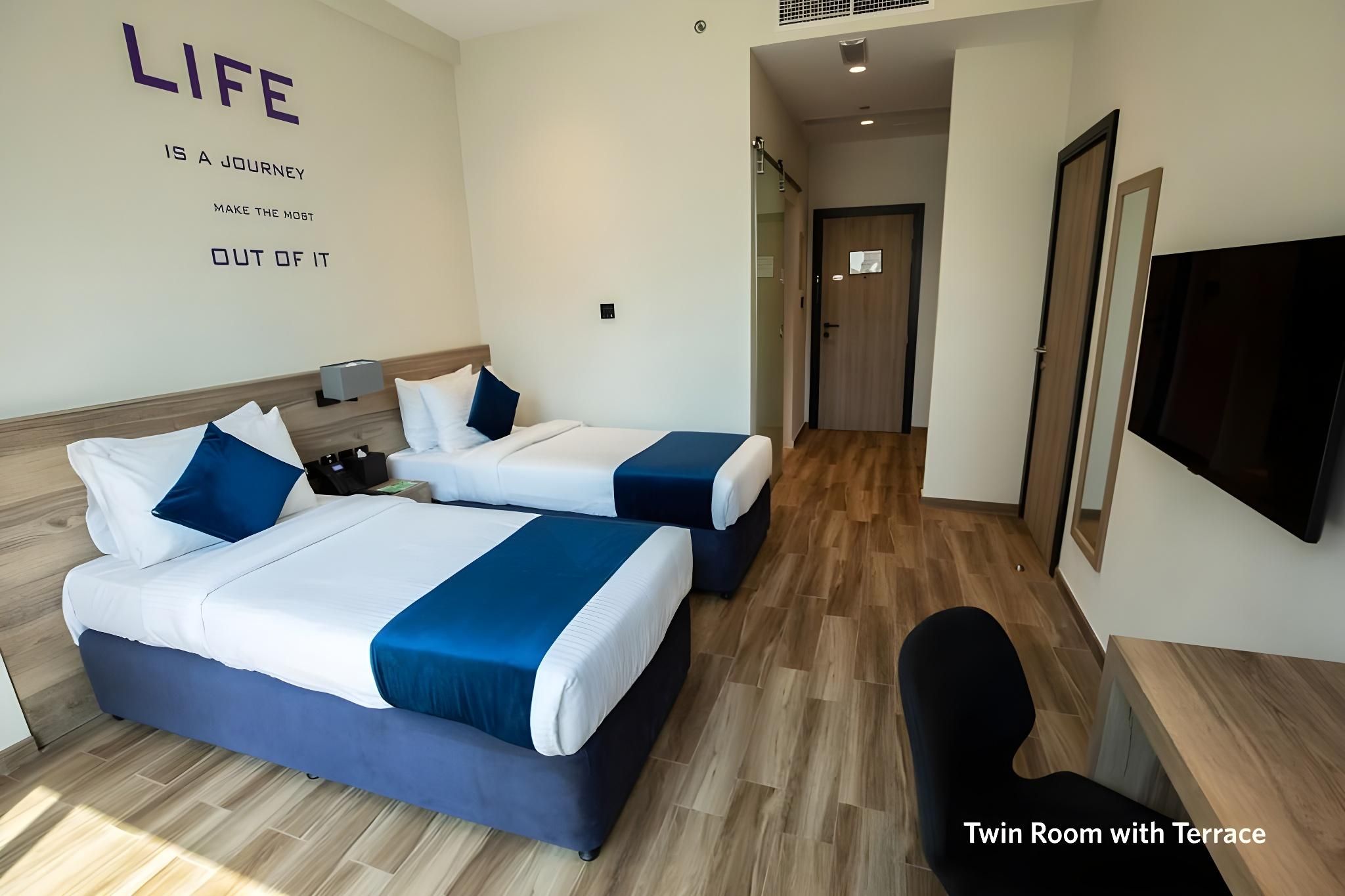 undefined Grand Kingsgate Waterfront By Millennium Hotels 8