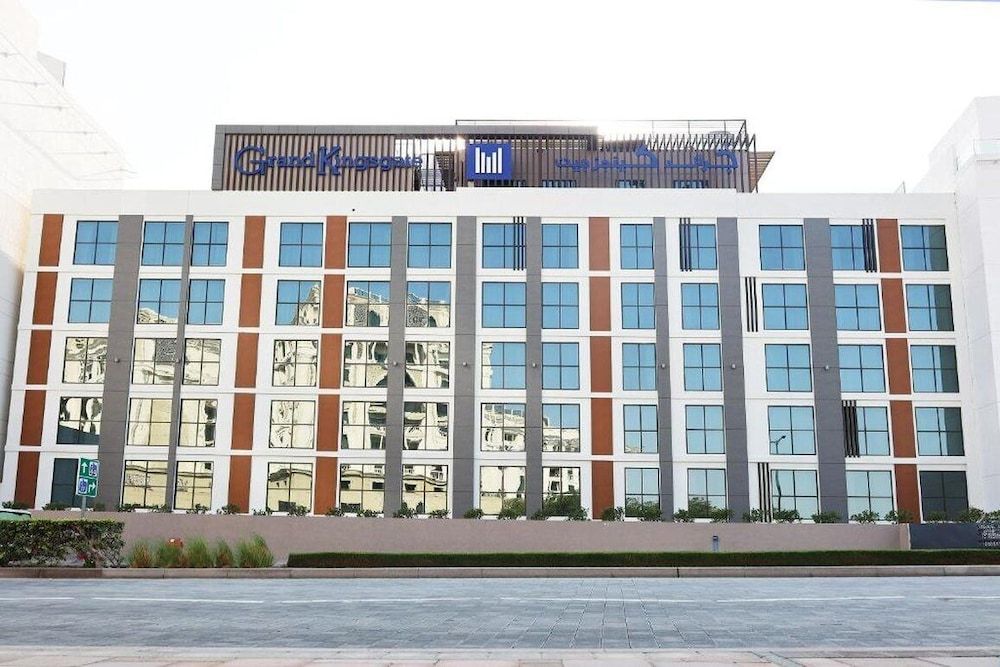 undefined Grand Kingsgate Waterfront By Millennium Hotels 6