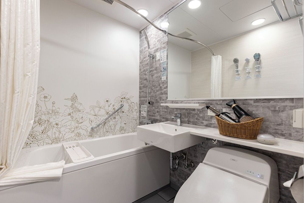 Tokyu Stay Shinjuku Eastside STAY BEAUTY and CARE ROOM Non-Smoking 4