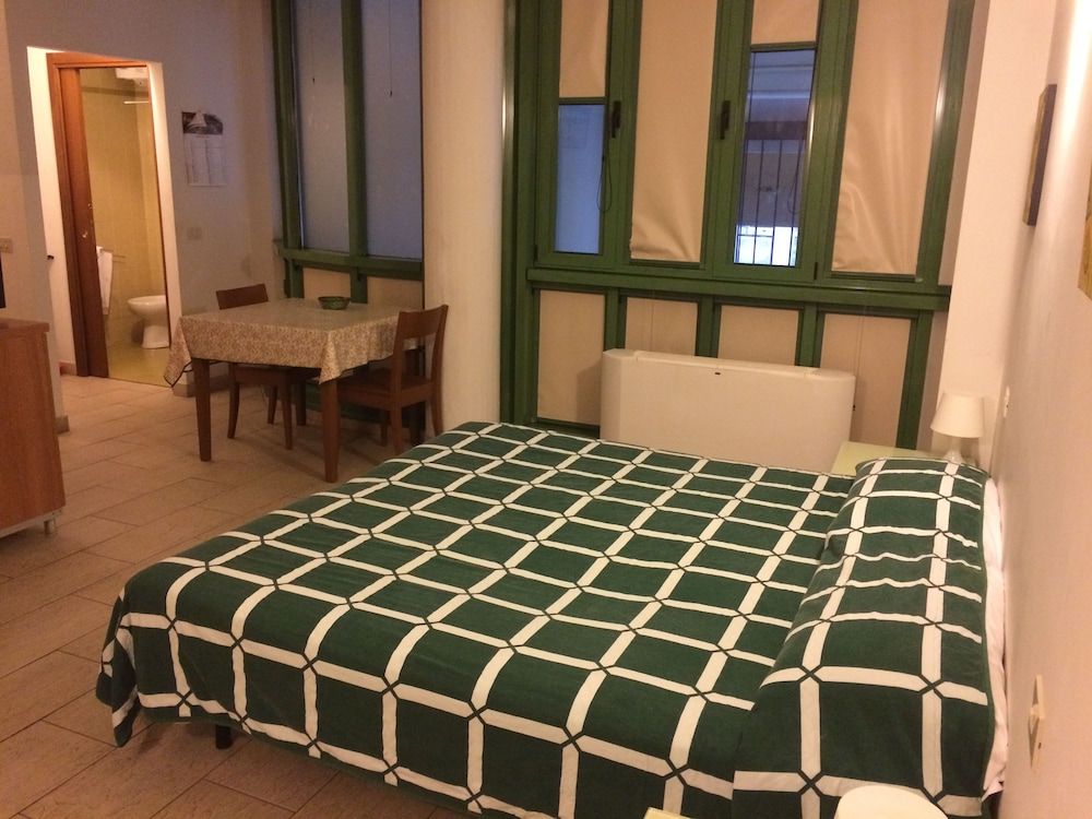 Gemini City Centre Studios Classic Studio ( 2 people) 2