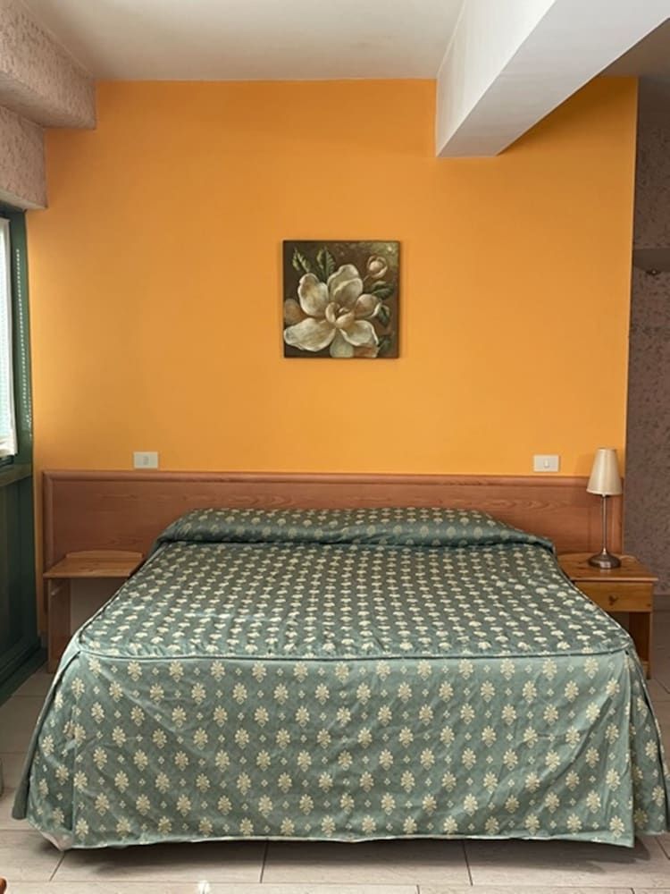 Gemini City Centre Studios Classic Studio ( 2 people)