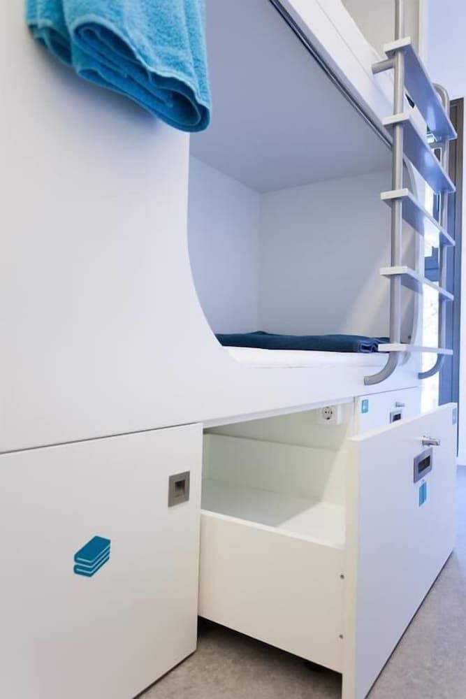 Dream Cube Hostel Shared Dormitory, Mixed Dorm (1 bed in a 8-Bed Dormitory Room) 7