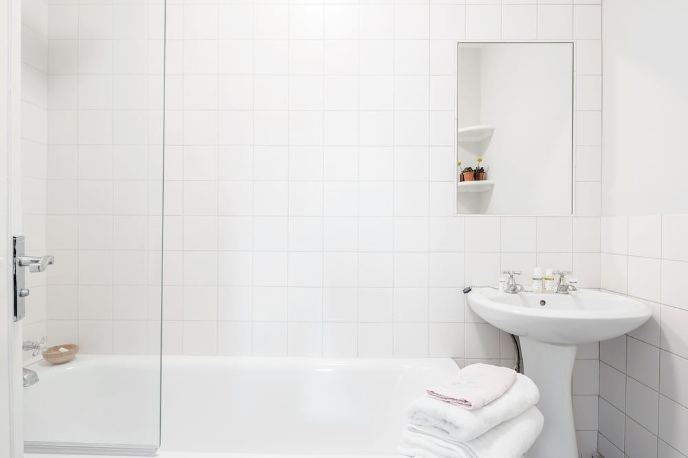 Charming Grand One bedroom One-Bedroom Apartment 14