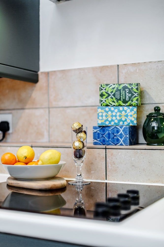 Charming Grand One bedroom One-Bedroom Apartment 11