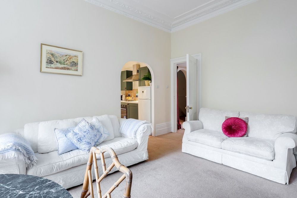 Charming Grand One bedroom One-Bedroom Apartment 18