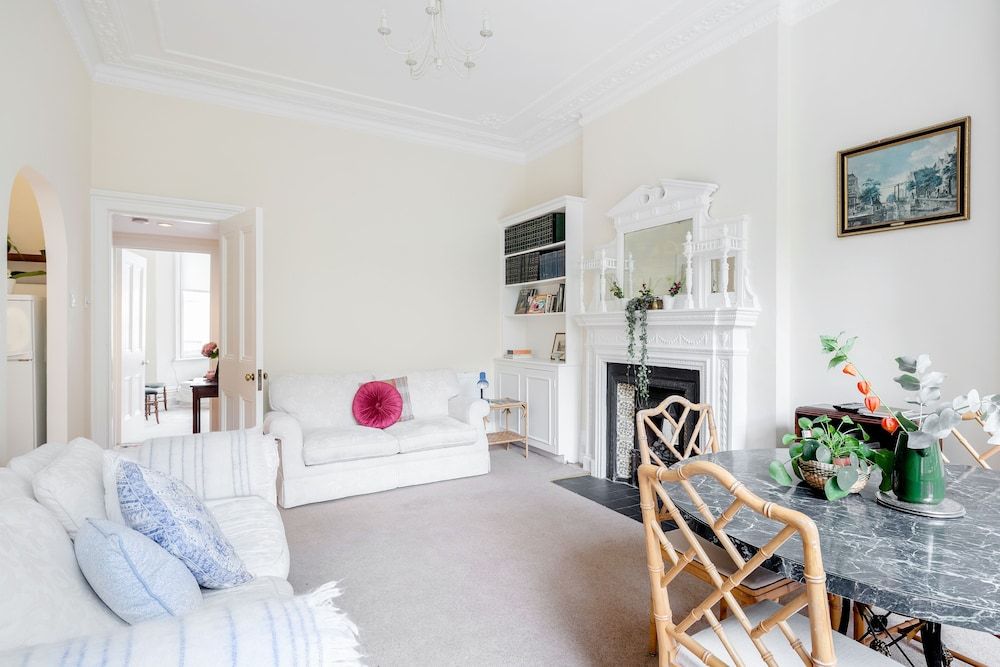 Charming Grand One bedroom One-Bedroom Apartment 19