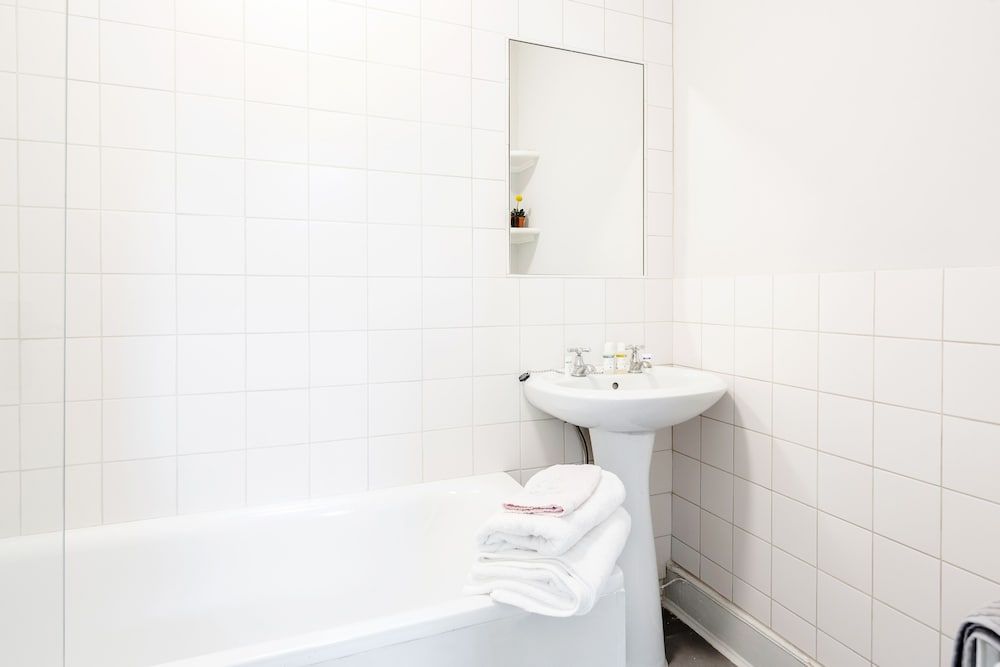 Charming Grand One bedroom One-Bedroom Apartment 12