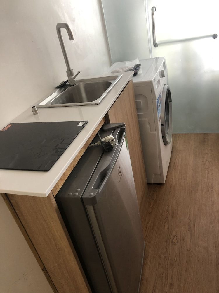 Supertramp's House Economy Studio 10