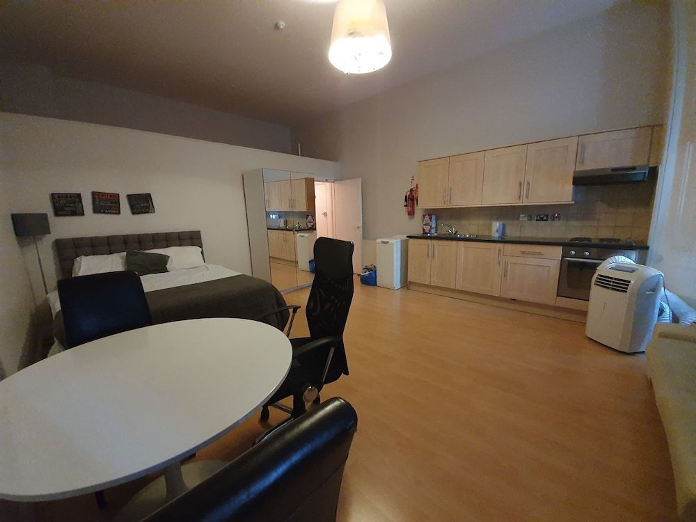 undefined Studio Apartment in South Kensington 1 3